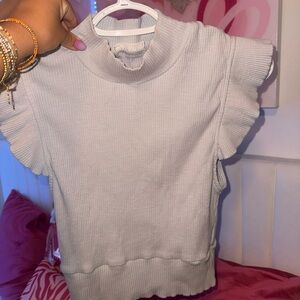 Storia Gray Flutter Sleeve Crop Top